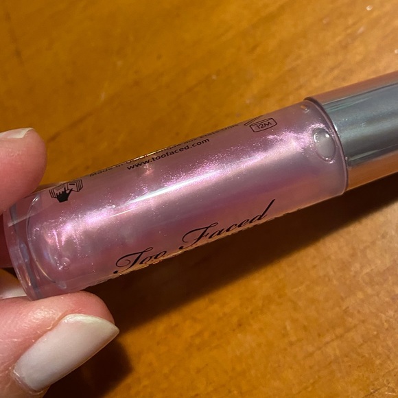 Too Faced Lip Injection Maximum Plump Lip Plumper Lipgloss - Picture 4 of 16